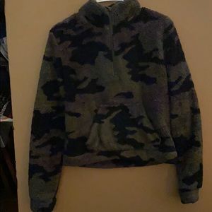 Cropped quarter zip fuzzy camo sweatshirt